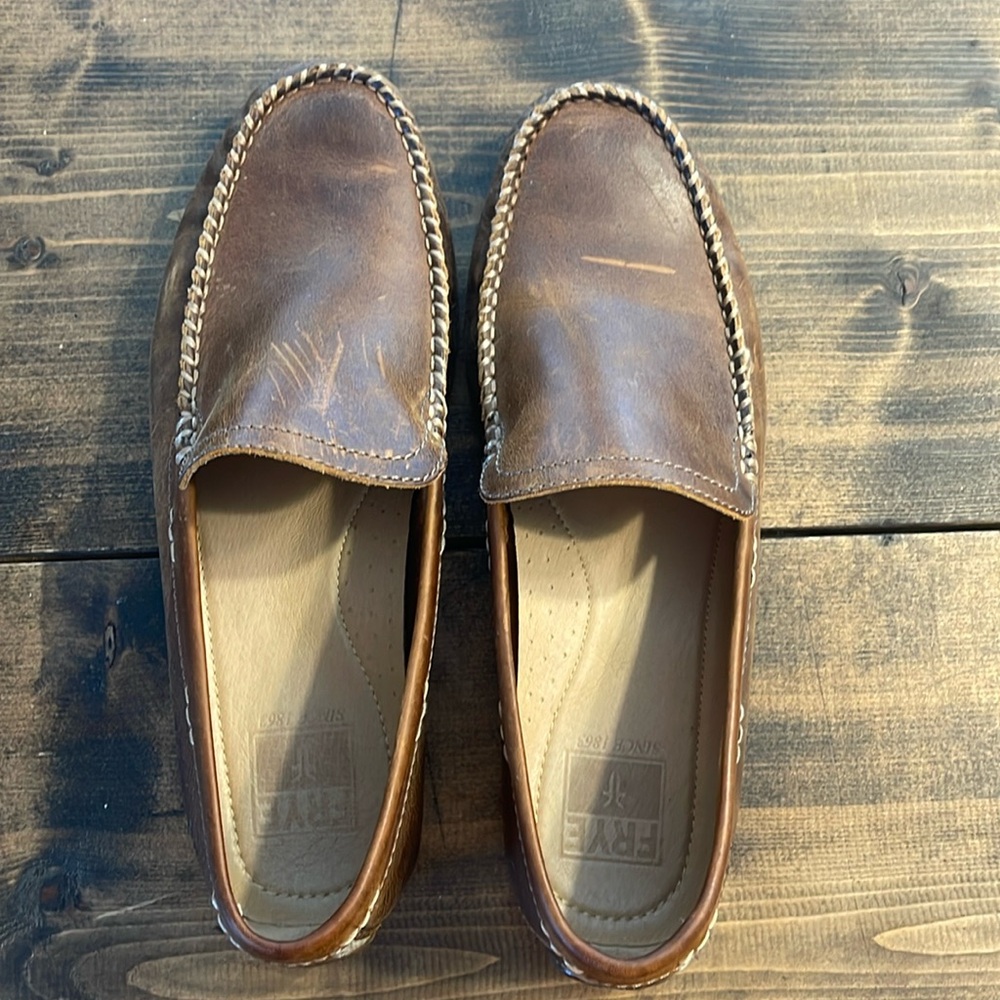 FRYE EUC Men's Tan loafers 9.5